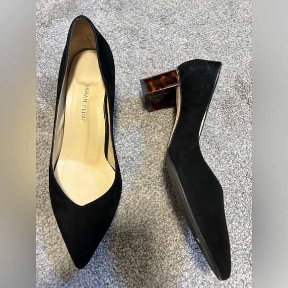 Sarah Flint Black Heels with Brown Block Heel - Picture 3 of 9